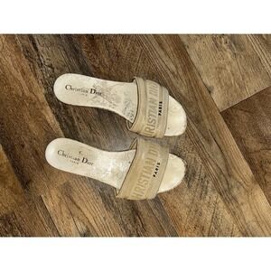 Christian Dior Dway Raffia mules Size 38/8 NEEDS TLC